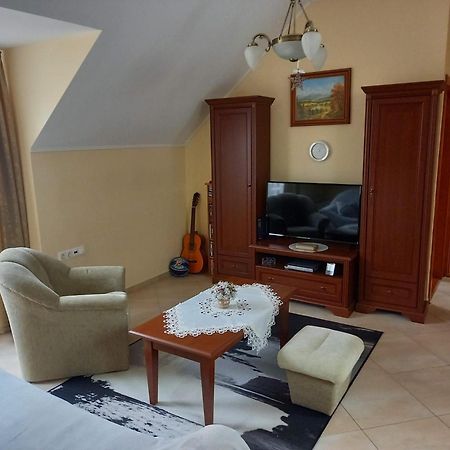 River Apartmanhaz Jászberény المظهر الخارجي الصورة