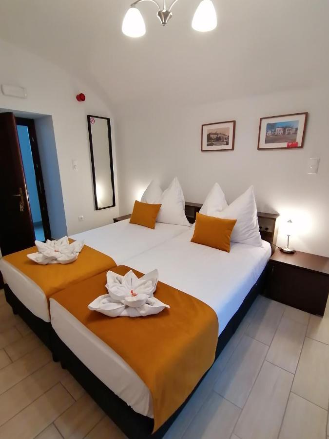 River Apartmanhaz Jászberény المظهر الخارجي الصورة