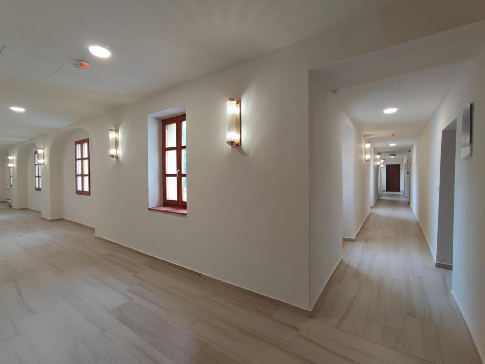 River Apartmanhaz Jászberény المظهر الخارجي الصورة